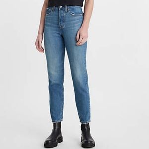 Wedgie fit Levi’s size 25